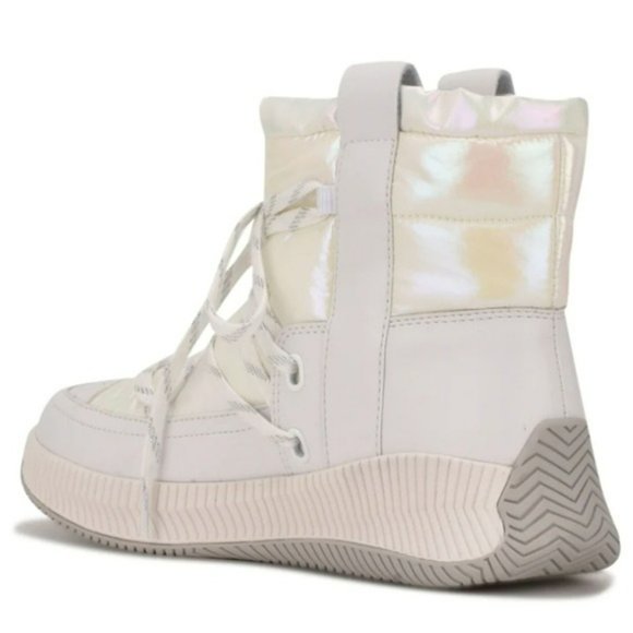Nine West Tunnel 3 Iridescent Winter Snow Boots White -6 - Picture 2 of 7